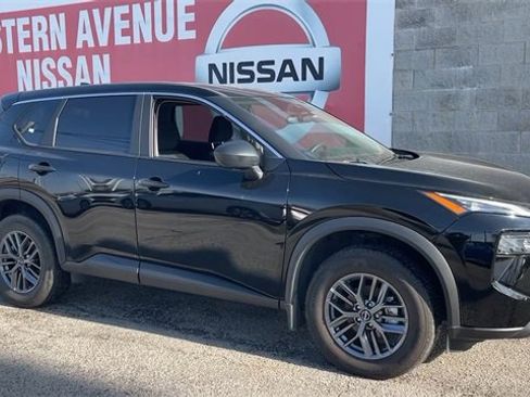 Used 2025 Nissan Rogue S image 22