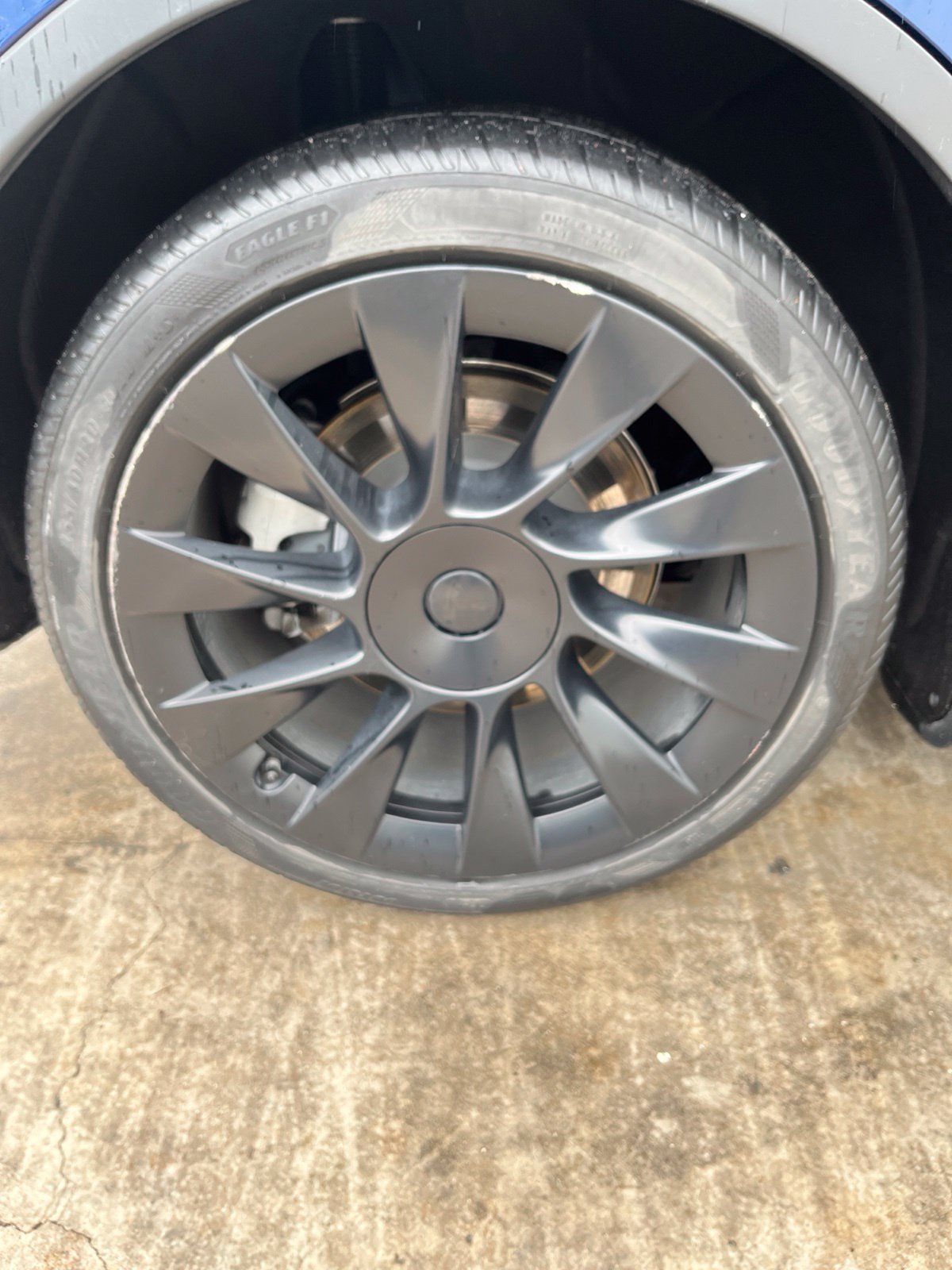 Used 2024 Tesla Model Y 2WD image 26