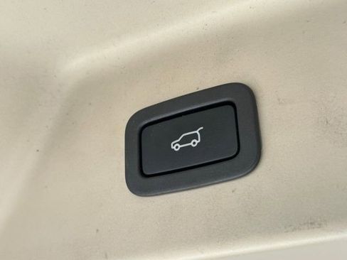 Used 2020 Land Rover Range Rover HSE image 43