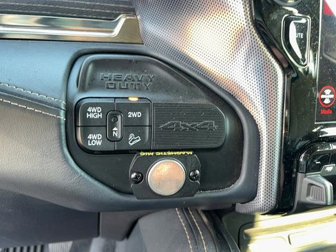 Used 2019 RAM 2500 Limited image 27