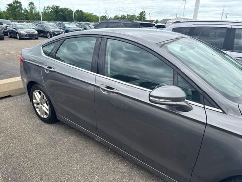 Used 2014 Ford Fusion SE FWD image 7