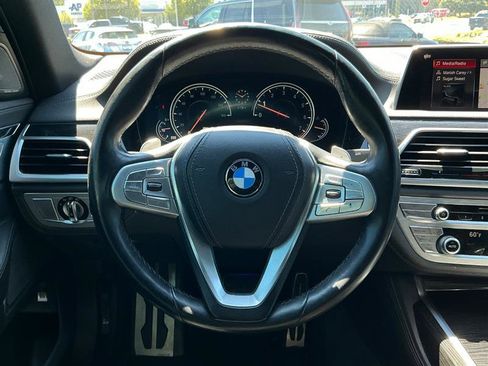 Used 2019 BMW 750i xDrive w/ M Sport Package image 31