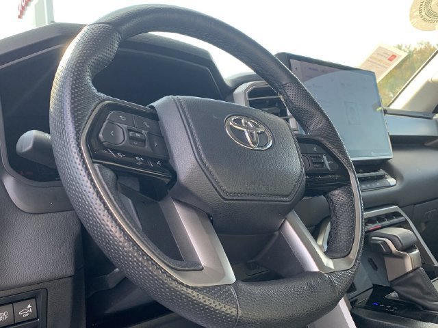 Used 2024 Toyota Sequoia SR5 w/ SR5 Premium Package AWD/4WD image 18