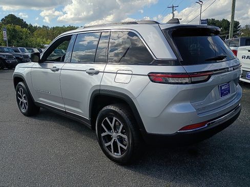 New 2025 Jeep Grand Cherokee Limited AWD/4WD image 4