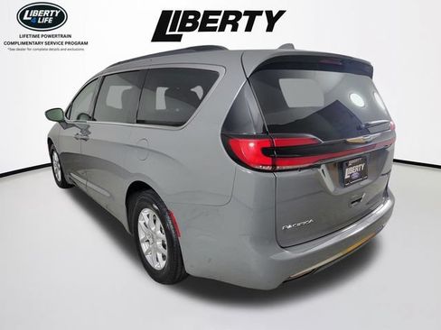 Used 2022 Chrysler Pacifica Touring-L FWD image 5