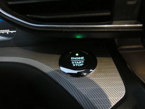 Used 2020 Ford Explorer XLT w/ Equipment Group 202A image 63