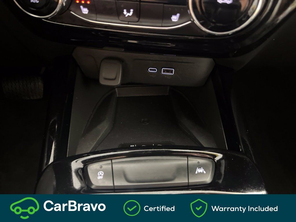 Used 2025 Chevrolet Trax RS w/ Sunroof Package FWD image 29