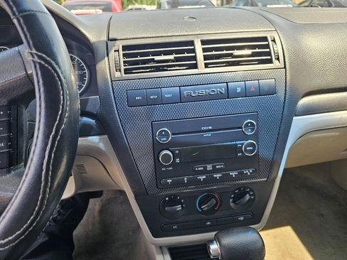 Used 2009 Ford Fusion SE FWD image 25