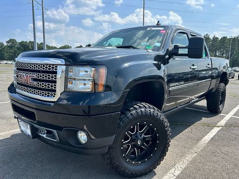 Used 2012 GMC Sierra 2500 Denali AWD/4WD image 2