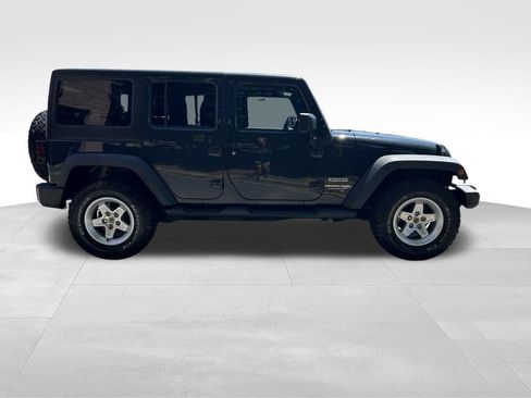 Used 2018 Jeep Wrangler Unlimited Sport S AWD/4WD image 7
