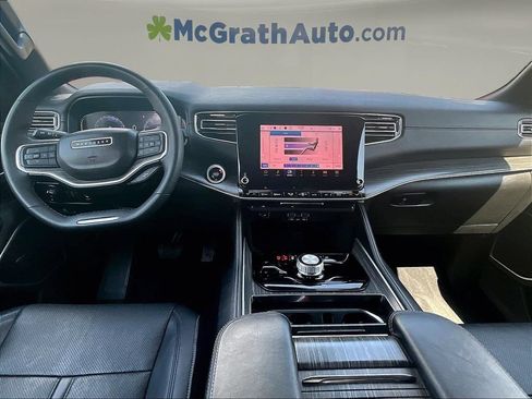 Used 2024 Jeep Wagoneer Series II w/ Flexible Seating Group AWD/4WD image 9