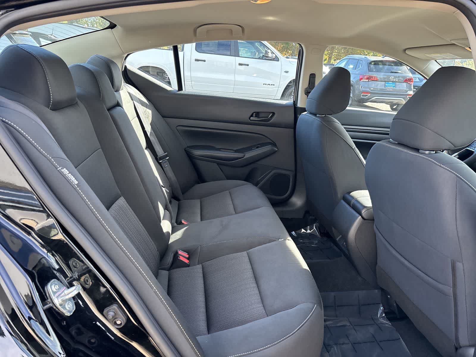 Used 2024 Nissan Altima 2.5 SV FWD image 9