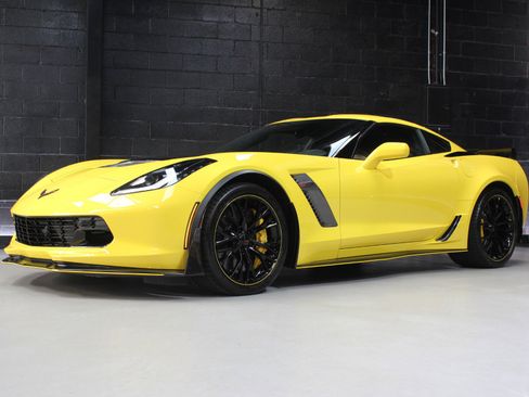 Used 2016 Chevrolet Corvette Z06 w/ 3LZ Preferred Equipment Group image 4