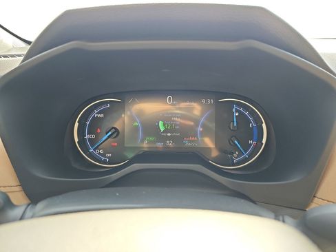 Used 2024 Toyota RAV4 XLE Premium w/ Weather Package AWD/4WD image 16