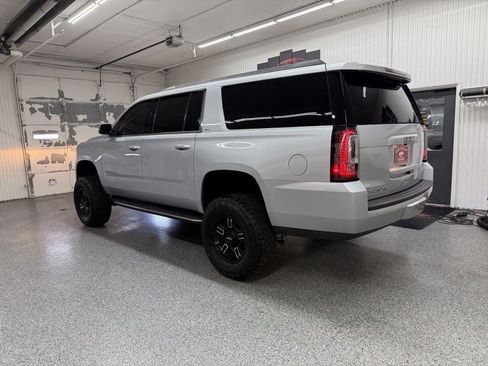 Used 2020 GMC Yukon XL SLT AWD/4WD image 5