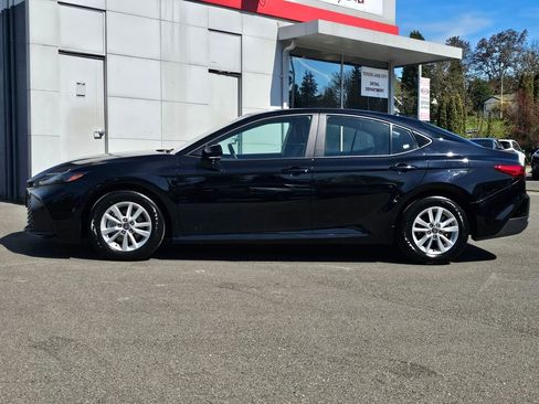 Certified 2025 Toyota Camry LE image 4