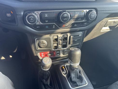 Used 2024 Jeep Wrangler Unlimited Rubicon 4xe AWD/4WD image 13