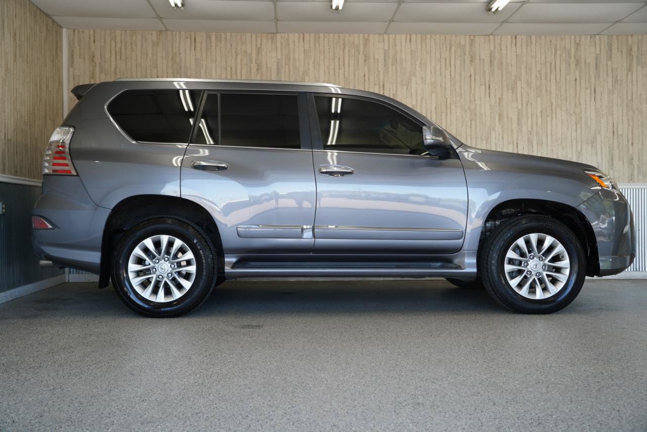 Used 2016 Lexus GX 460 w/ Premium Package AWD/4WD image 6