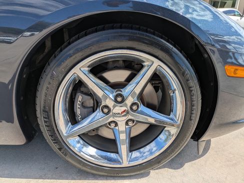 Used 2013 Chevrolet Corvette Coupe image 8