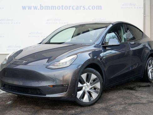 Used 2020 Tesla Model Y Long Range image 2