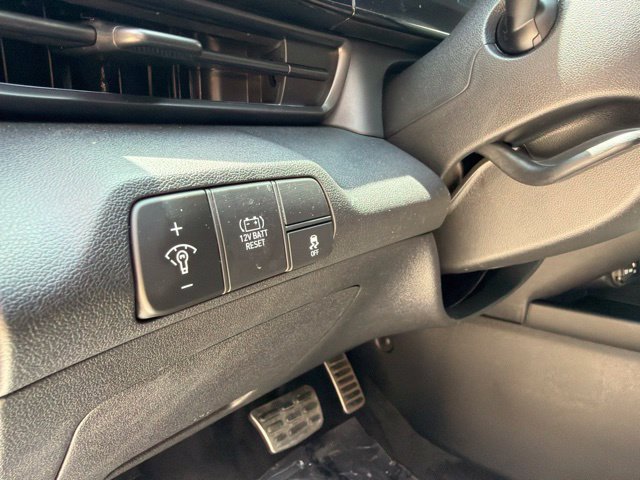 New 2025 Hyundai Elantra SEL FWD image 19