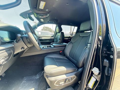 New 2026 Jeep Grand Wagoneer 2WD image 22