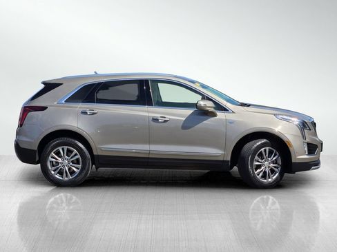 Used 2022 Cadillac XT5 Premium Luxury w/ Technology Package FWD image 3