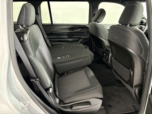 Used 2025 Jeep Grand Cherokee L Laredo image 43