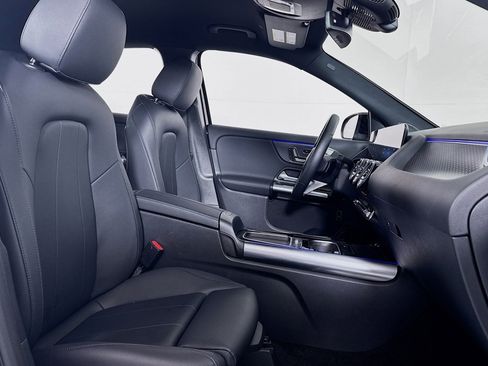 Certified 2025 Mercedes-Benz GLA 250 image 7