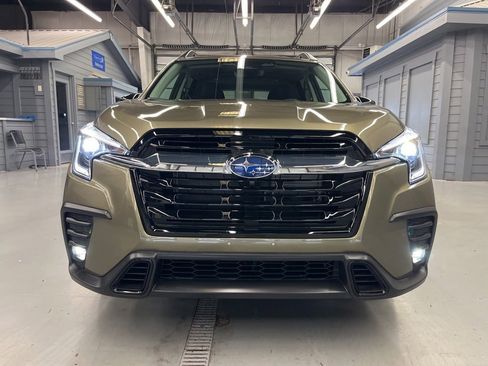Used 2025 Subaru Ascent Limited image 2