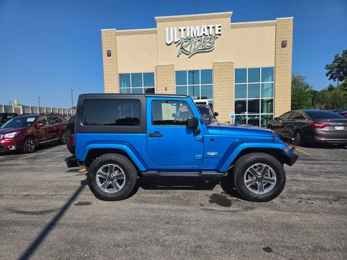 Used 2015 Jeep Wrangler Sahara w/ Dual Top Group AWD/4WD image 1