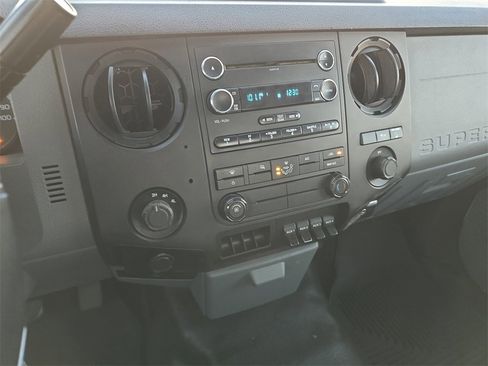 Used 2014 Ford F350 XL w/ Power Equipment Group image 19