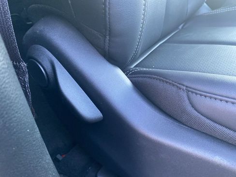 New 2026 Chrysler Pacifica Select image 9