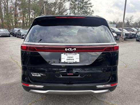Certified 2024 Kia Carnival SX Prestige image 6