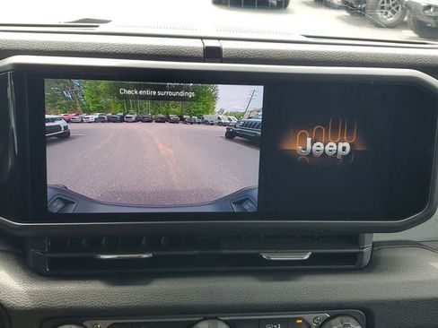 New 2025 Jeep Gladiator Sport image 30