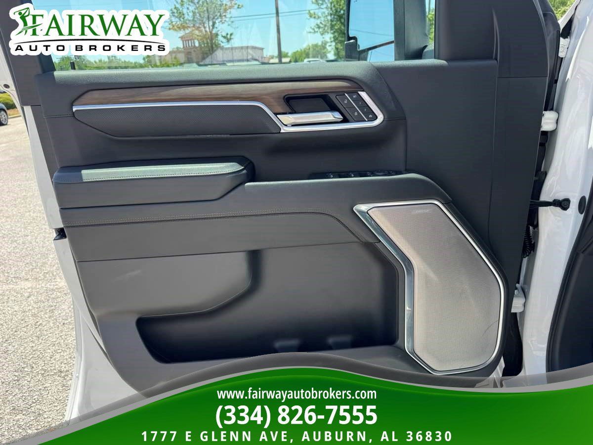Used 2025 Chevrolet Silverado 2500 High Country w/ Technology Package AWD/4WD image 29