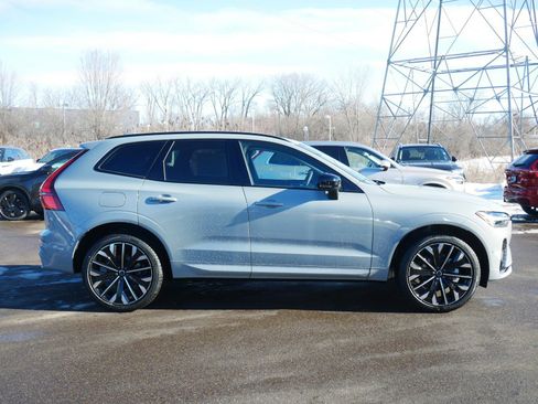 New 2026 Volvo XC60 B5 Ultra w/ Climate Package image 2