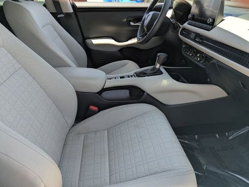Used 2025 Honda HR-V LX image 9