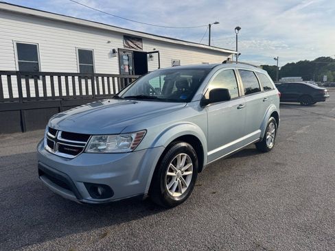 Used 2013 Dodge Journey SXT FWD image 1