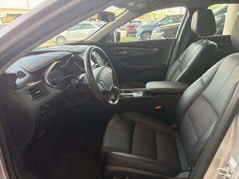Used 2020 Chevrolet Impala LT FWD image 9
