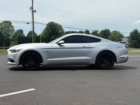 Used 2017 Ford Mustang GT w/ GT Performance Package RWD image 5