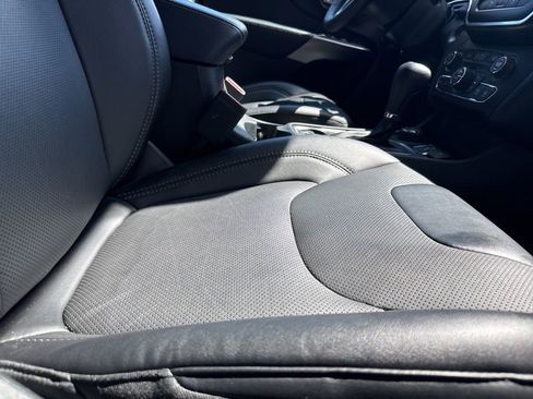 Used 2022 Jeep Cherokee Latitude Lux image 64