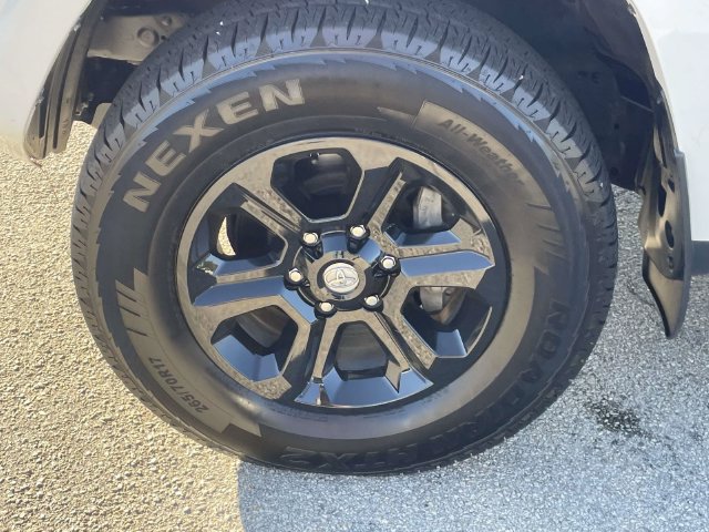 Used 2021 Toyota 4Runner SR5 Premium w/ Moonroof Package RWD image 11