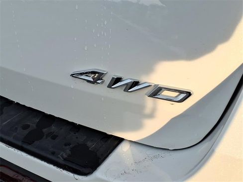 Used 2025 Ford Explorer Active w/ Active Comfort Package image 12