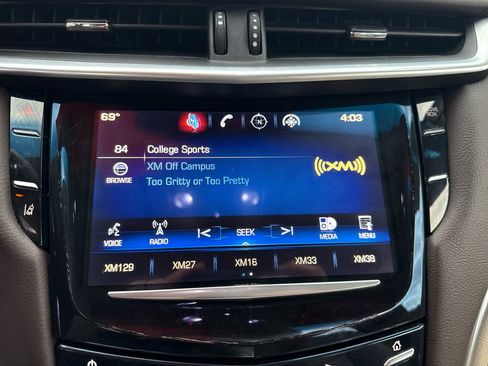 Used 2013 Cadillac XTS Premium image 17