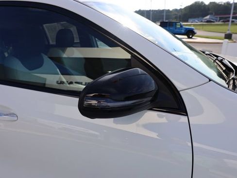 Used 2022 Mercedes-Benz GLA 250 4MATIC image 8