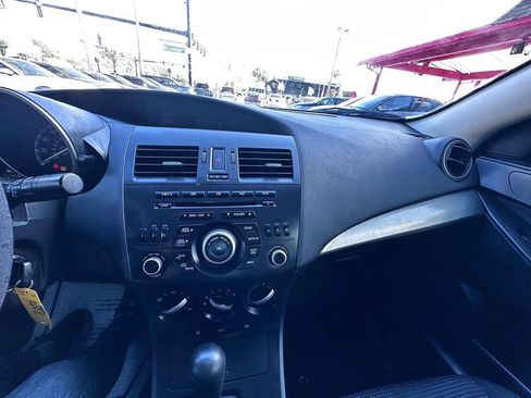 Used 2013 MAZDA MAZDA3 i SV image 2