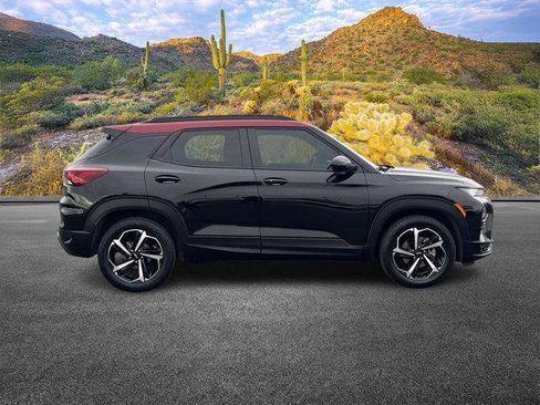 Used 2022 Chevrolet TrailBlazer RS w/ Technology Package image 3