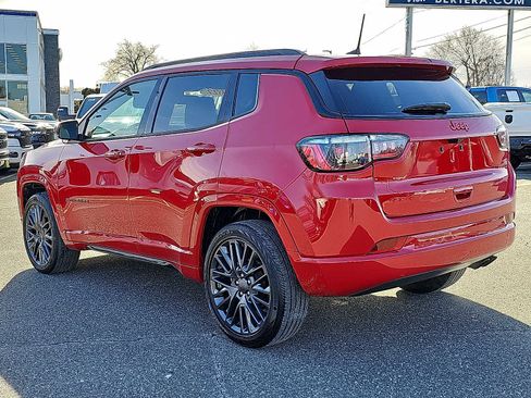 Used 2022 Jeep Compass Limited image 4