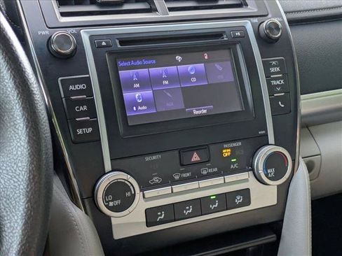 Used 2014 Toyota Camry LE FWD image 13